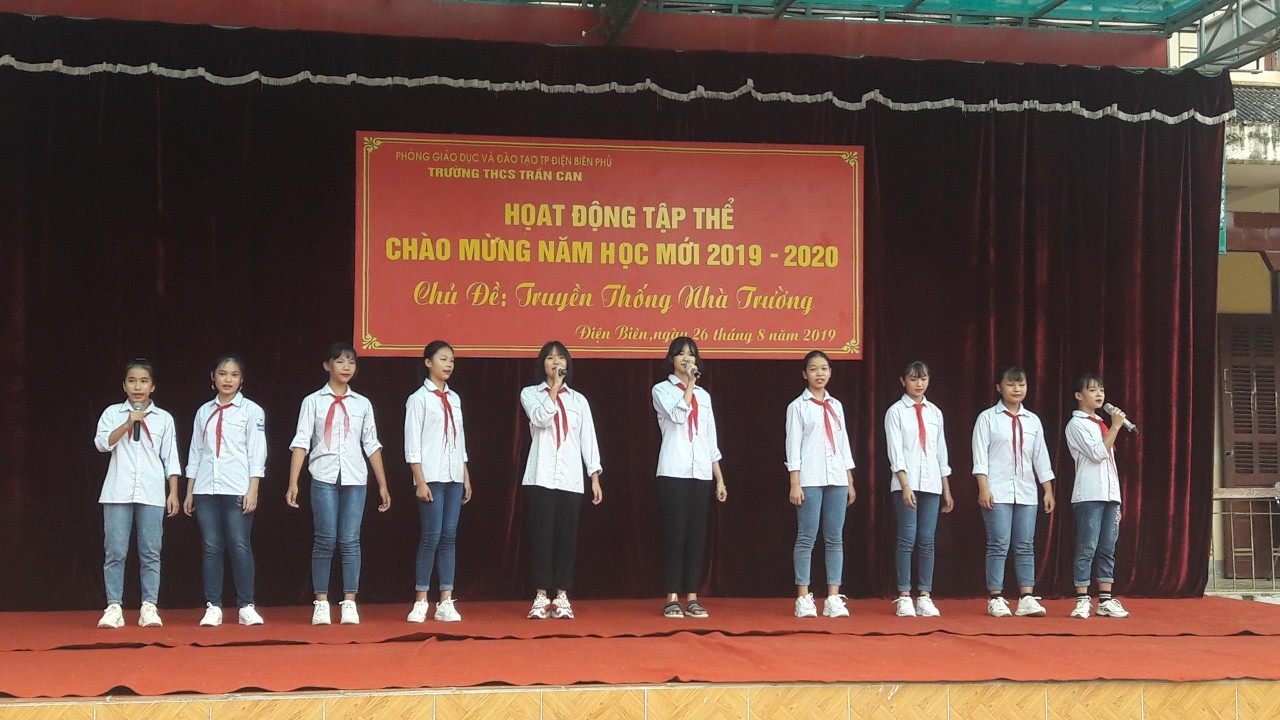 Hoạt động tập thể đầu năm